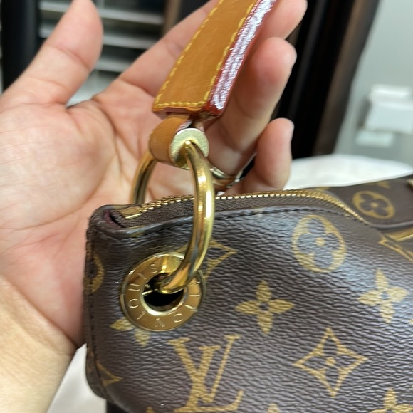 ❌SOLD❌Louis Vuitton Berri MM Bag - Picture 7 of 17